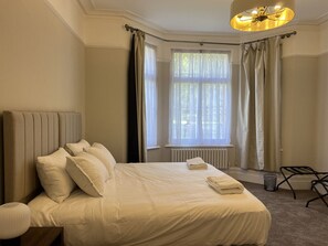 5 bedrooms, iron/ironing board, travel crib, WiFi