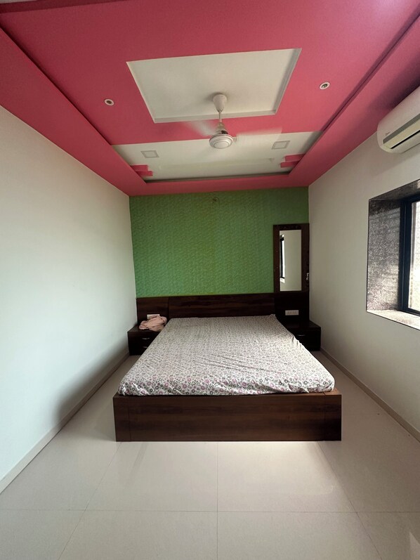 3 bedrooms, WiFi, bed sheets