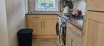 Well-located House with Patio and parking -Croxley Green- Easy access to London