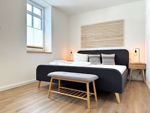 2 habitaciones, escritorio, wifi y ropa de cama