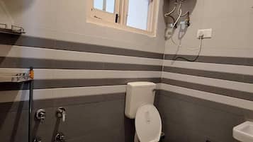 Deluxe Room | Bathroom