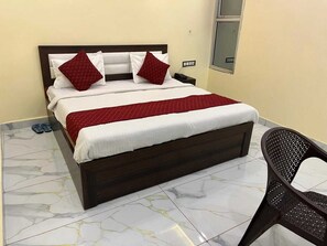 Deluxe Double Room | Free WiFi - Shree Radhe palace (Faizabad)