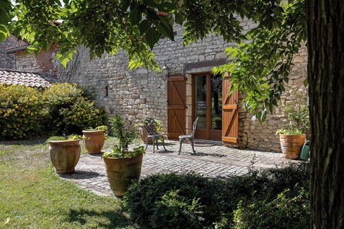 Mas Combefa, un havre de sérénité entre histoire et nature.