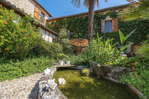 Mas Combefa, a haven of serenity between history and nature.