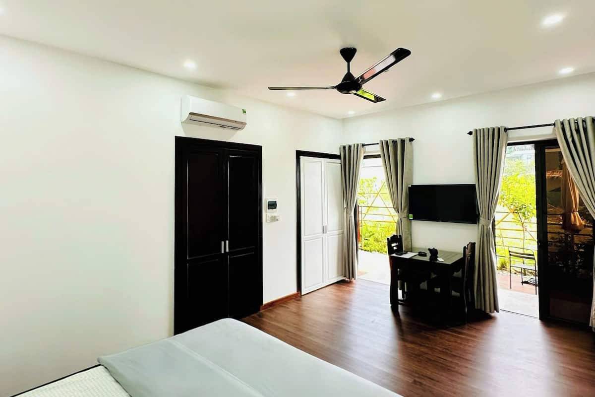 Basic Apartment, Garden View | Desk, free WiFi