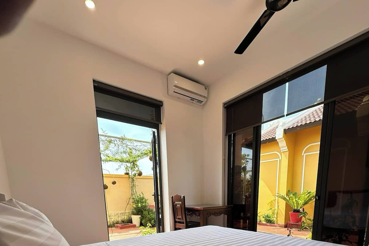 Family Villa, Pool View | Desk, free WiFi