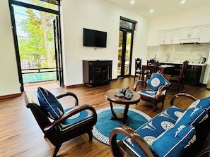 Family Villa, 2 Bedrooms, Pool View | Living area
