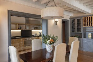 Deluxe Villa, Patio, Hill View | Living area