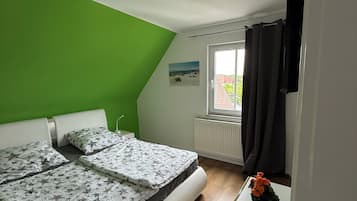 2 bedrooms, iron/ironing board, free WiFi, bed sheets