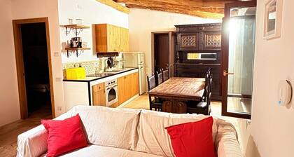The Three barnyards - La Mora. Isolated, quiet, nature. Top in 4 seasons
