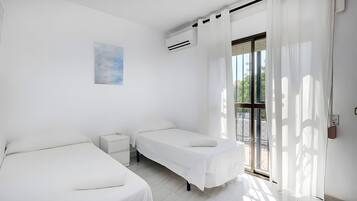 7 chambres, fer et planche Ă  repasser, Wi-Fi, draps fournis