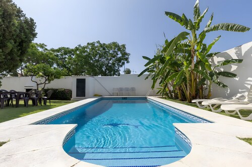 Villa 'Guadiaro' with Mountain View, Wi-Fi and Air Conditioning