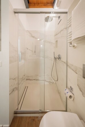 Bathroom - ApartmentsArena - Mustacchi Rooms (Verona)