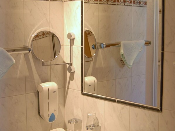 Nicht klassifiziertes Bild, 1 von 15, Schaltfläche