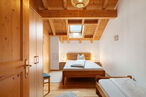 2 bedrooms, WiFi, bed sheets