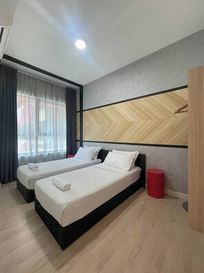 2 habitaciones, tabla de planchar con plancha, internet y ropa de cama 