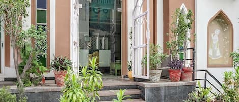 House | Reception