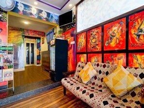 House | Lobby