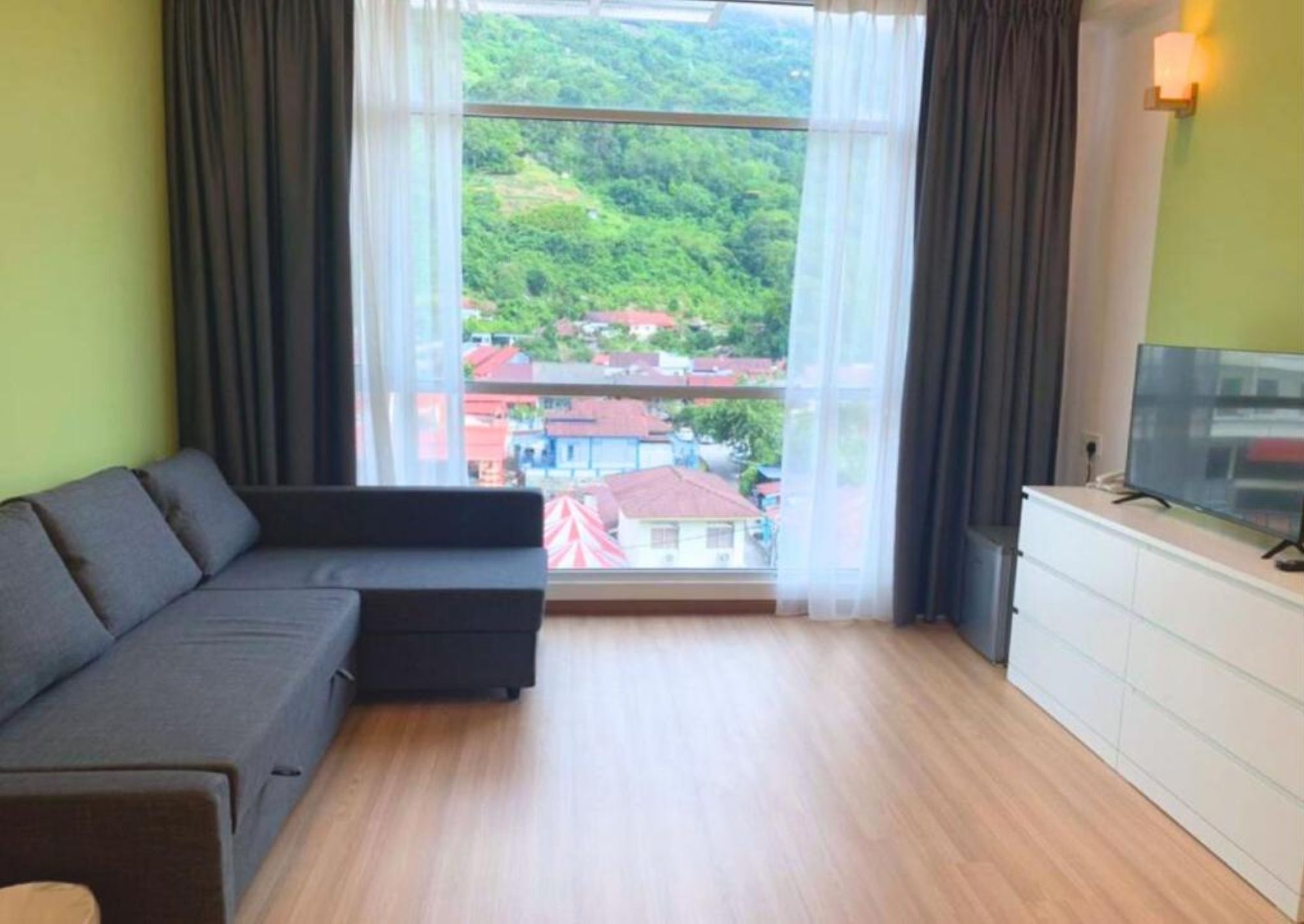 Desk, laptop workspace, iron/ironing board, free WiFi