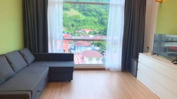 Deluxe Suite | Desk, laptop workspace, iron/ironing board, free WiFi