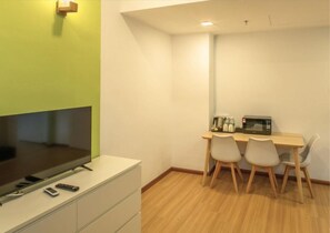 Deluxe Suite | Living area