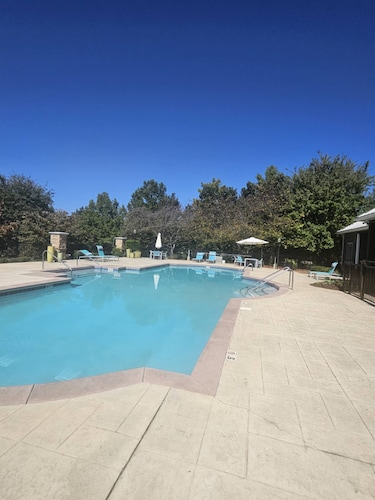 Huntsville Mid-City Serenity Oasis - Apartamento privado en comunidad cerrada