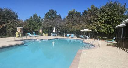 Huntsville Mid-City Serenity Oasis - Private Apartment in Gated Community