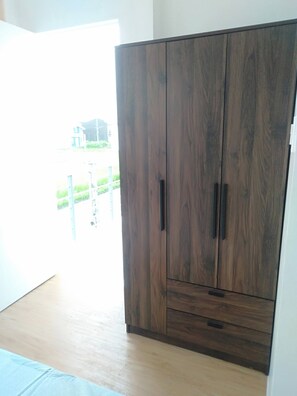 3 bedrooms, iron/ironing board, Internet, bed sheets
