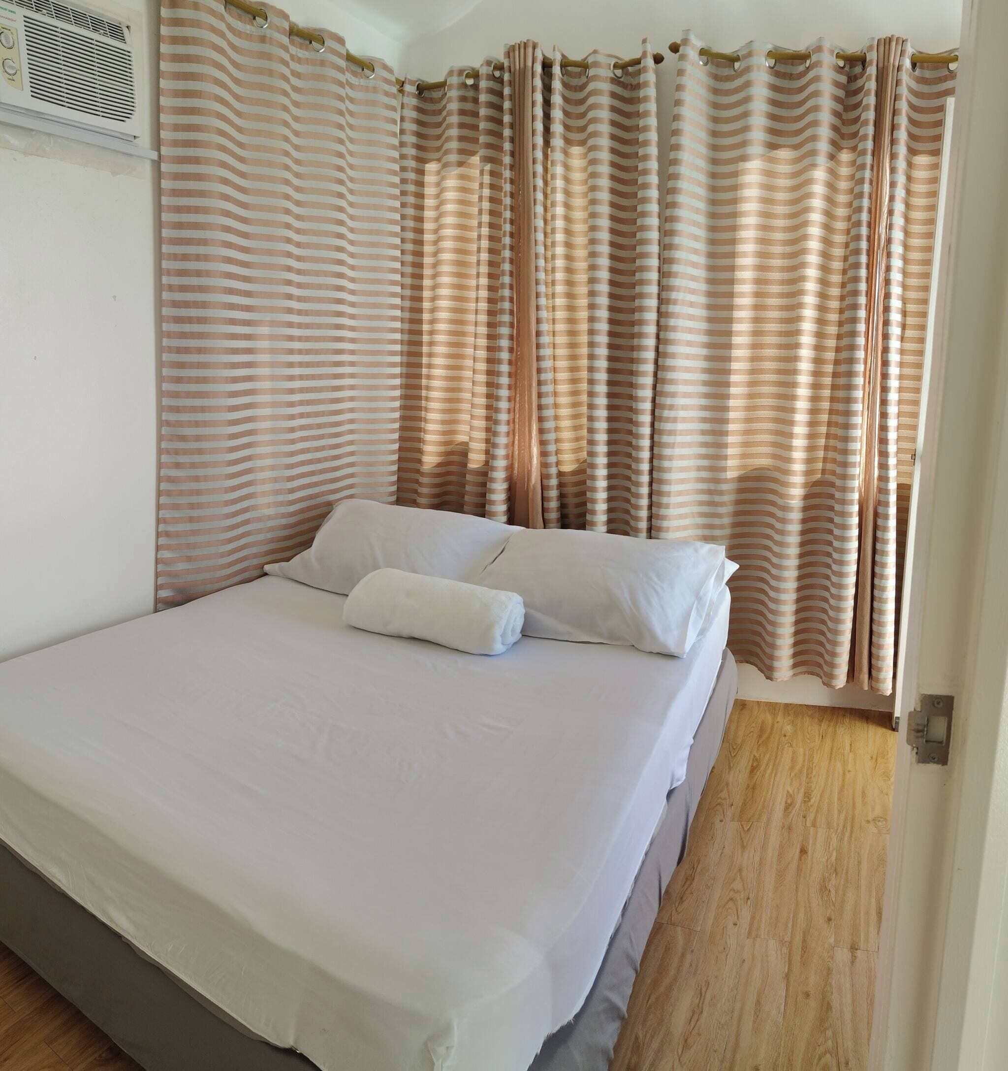 3 bedrooms, iron/ironing board, Internet, bed sheets