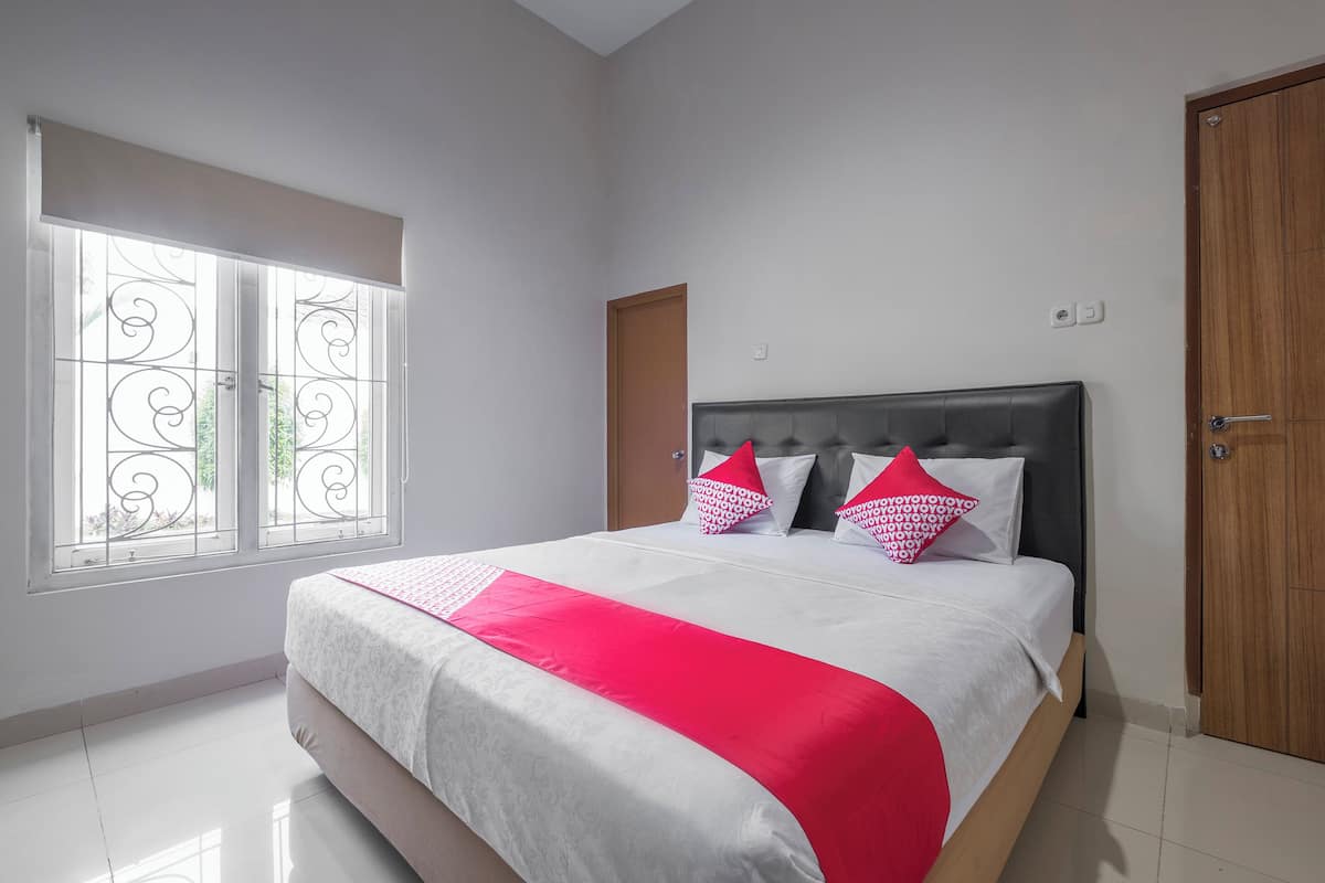 Deluxe Double Room | Free WiFi, bed sheets