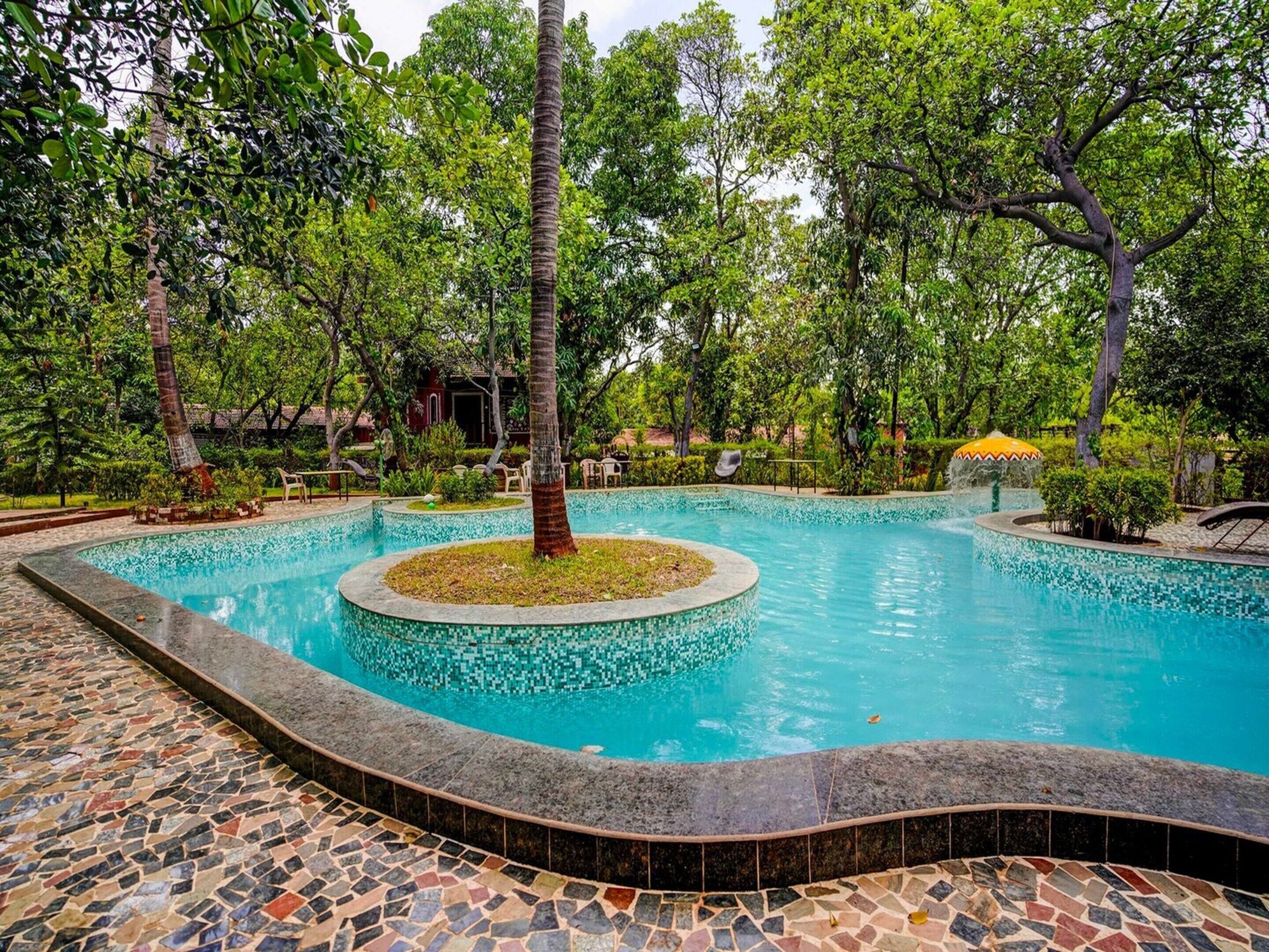 House | Pool