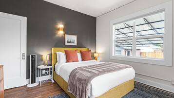 4 camere, una scrivania, ferro/asse da stiro, Wi-Fi gratuito