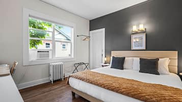 3 habitaciones, escritorio, tabla de planchar con plancha y wifi gratis