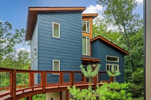 Exterior - Under 1 mile to Dollywd, 5 mins Pkwy - 2 Kings/2 BA - Small fam or couples (Pigeon Forge)
