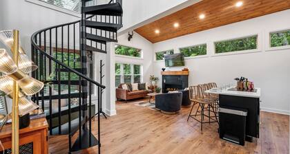 <1 mile to Dollywood * In town * New Construction -- Convenient