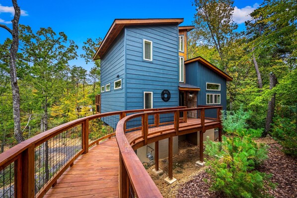 Exterior - Easy Roads - Less than .4 to Dollywood - Hot Tub (Pigeon Forge)