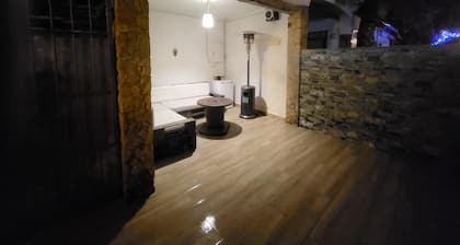 Holiday Home 'Can Kuqueta' with Shared Pool, Private Terrace and Wi-Fi