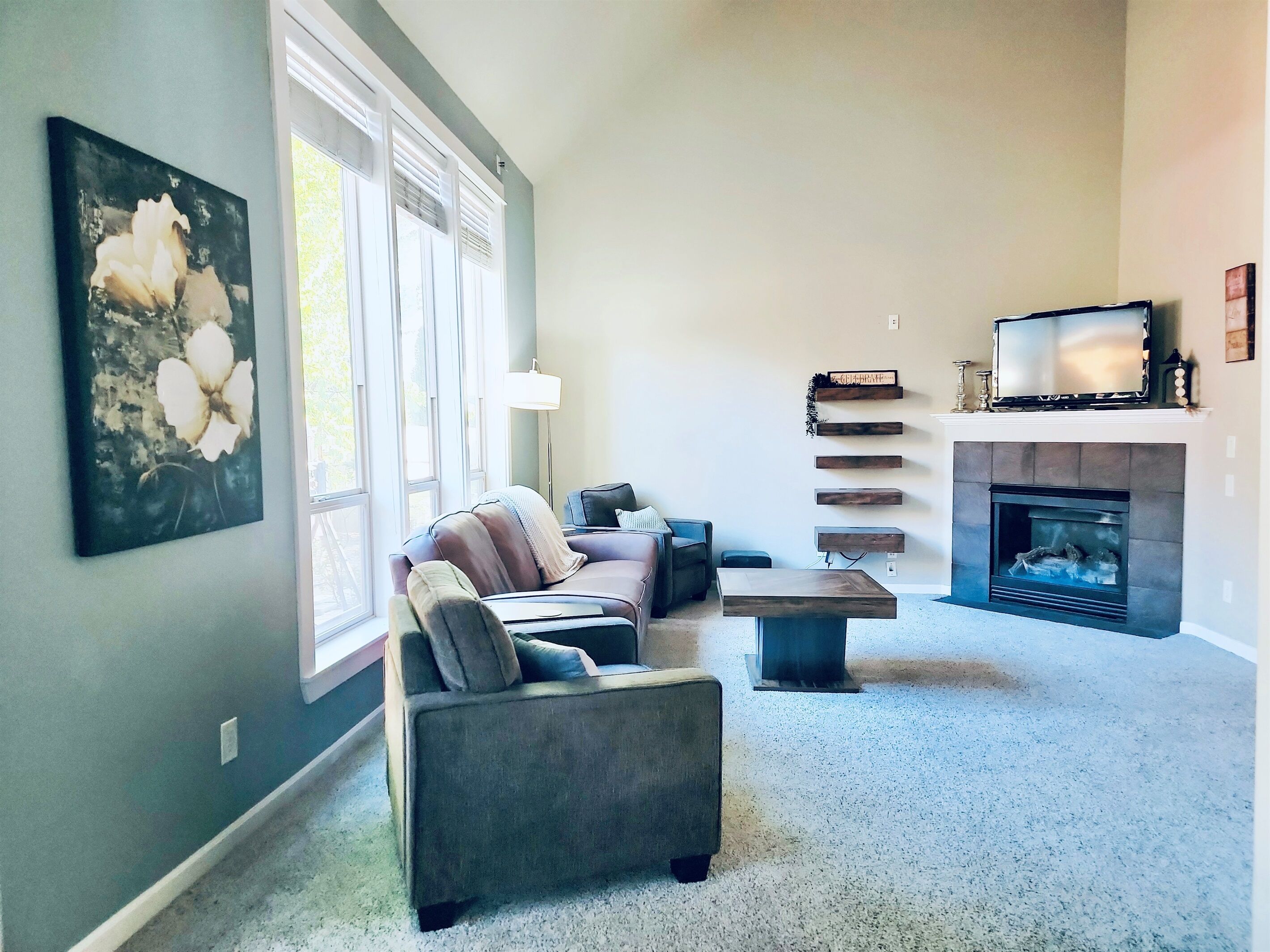 Een smart-tv en een kantoor