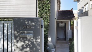 Exterior detail - Breezy Coast, Coogee IH (Coogee)