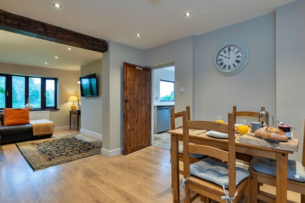 Möbel, Interior Design, Wand, Holz, Flooring, Decke, Fussboden, Zimmer, Zuhause, Beleuchtung