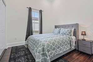 3 chambres, fer et planche à repasser, Wi-Fi gratuit, draps fournis