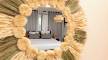 Comfort Double Room | In-room safe, desk, laptop workspace, blackout drapes