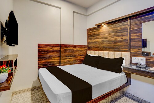 Townhouse Zero Mile Gandhi Setu