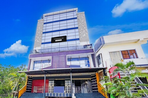 Townhouse Zero Mile Gandhi Setu