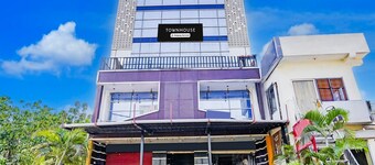 Townhouse Zero Mile Gandhi Setu