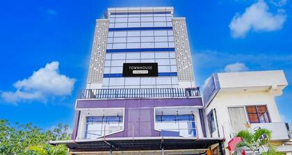 Townhouse Zero Mile Gandhi Setu
