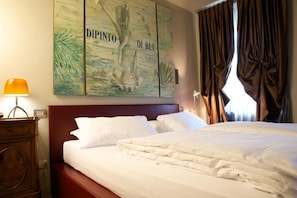 In-room safe, desk, laptop workspace, blackout drapes