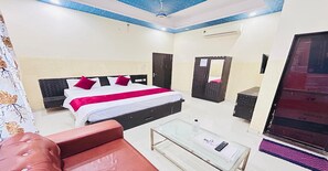 Deluxe Double Room | Free WiFi - Hotel Tanwar (Jaipur)
