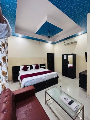 Deluxe Double Room | Free WiFi