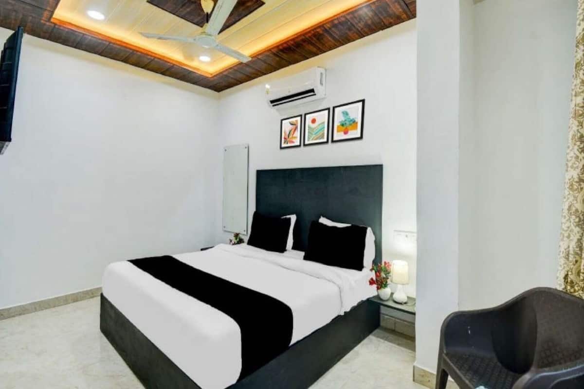 Deluxe Double Room | Free WiFi
